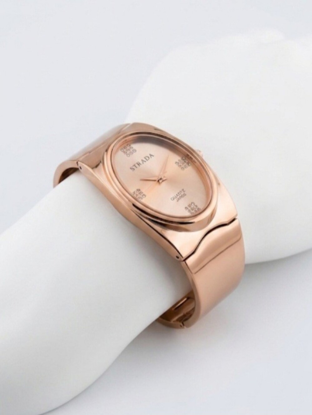 NWT Strada Gold Quartz Watch!
